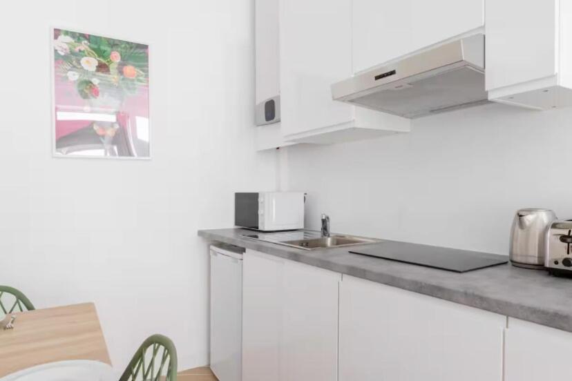 Appartement Charming Near Gare De L'est Parijs