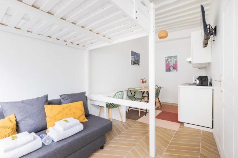 Appartement Charming Near Gare De L'est Parijs